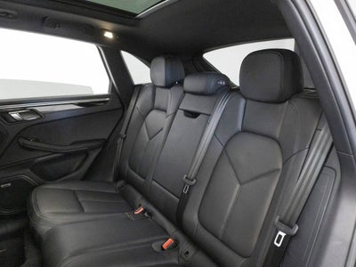 2023 Porsche Macan Base