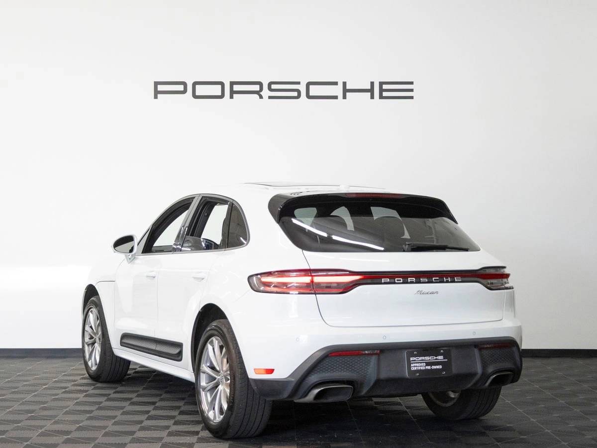 2023 Porsche Macan Base
