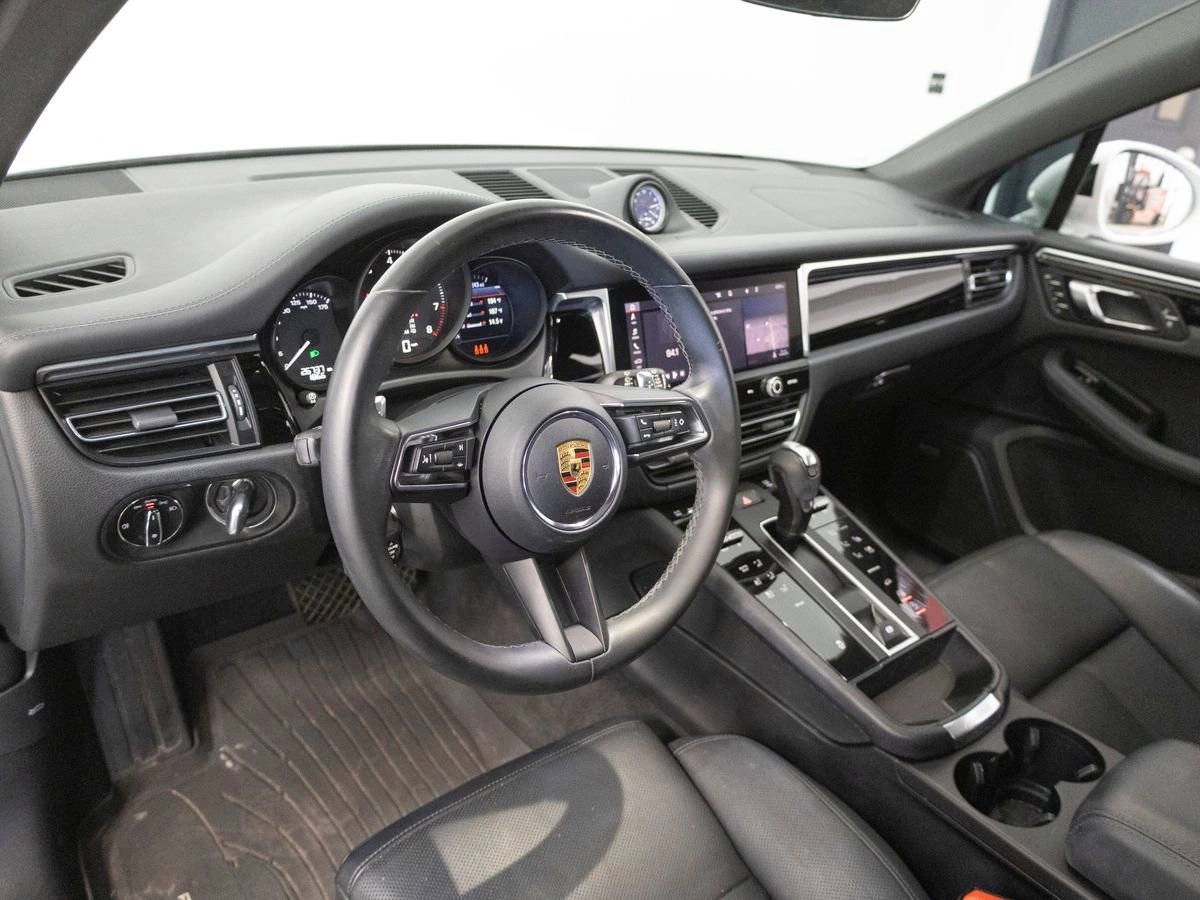2023 Porsche Macan Base