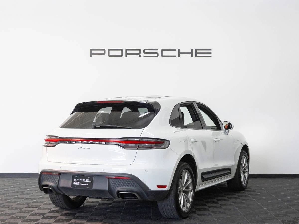 2023 Porsche Macan Base