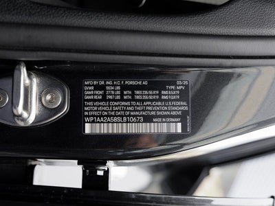 2025 Porsche Macan Base