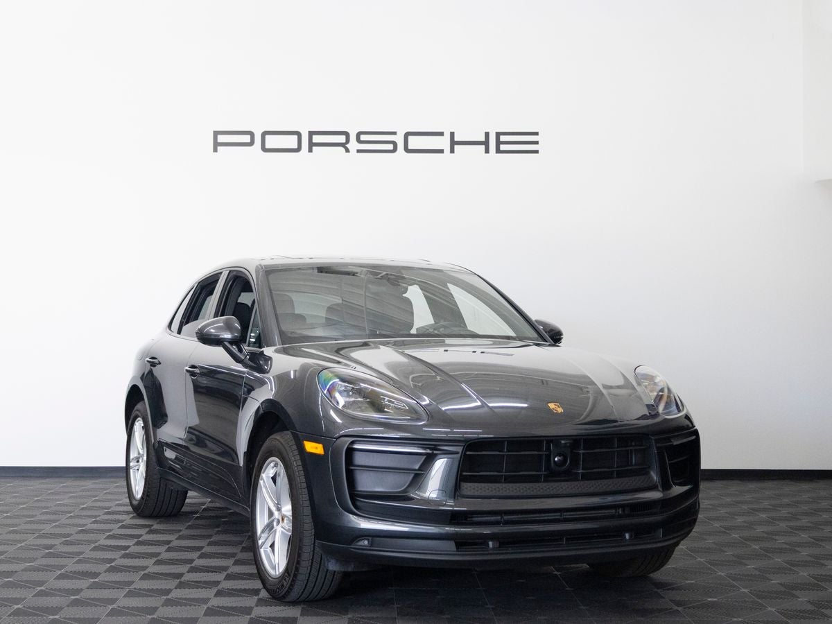 2025 Porsche Macan Base