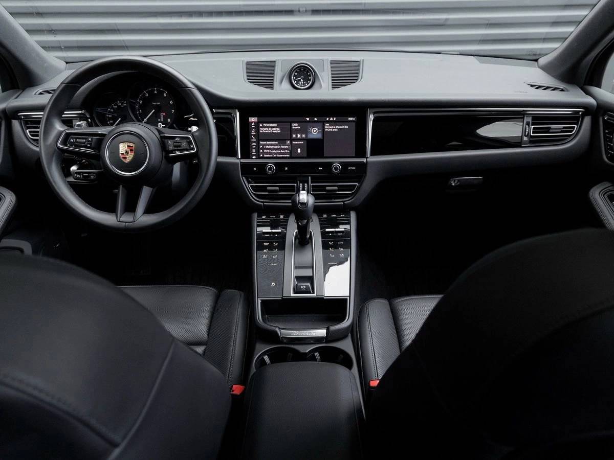 2025 Porsche Macan Base