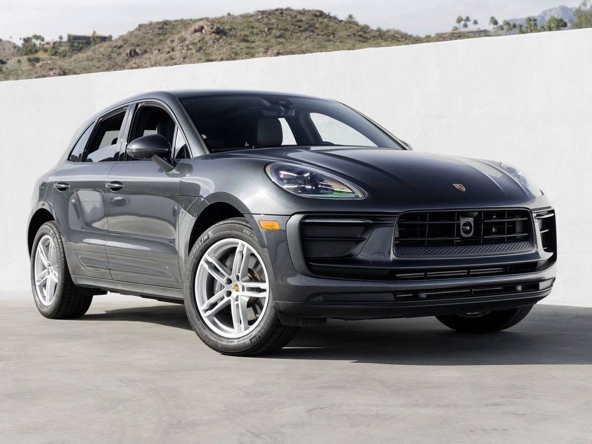 2025 Porsche Macan Base