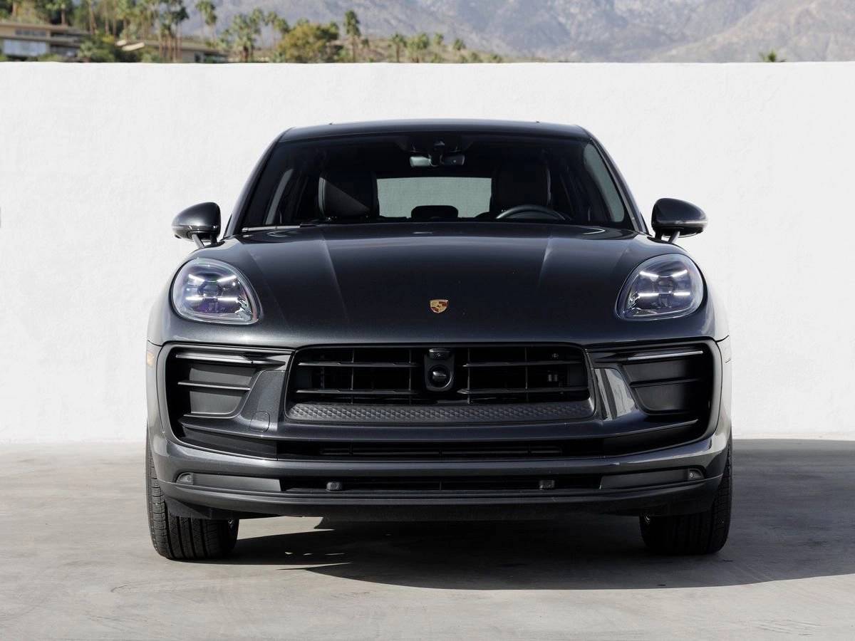 2025 Porsche Macan Base