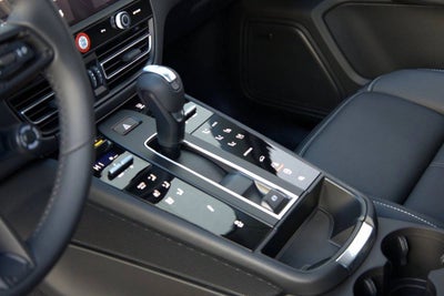 2025 Porsche Macan T