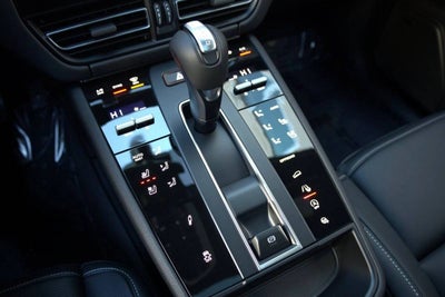 2025 Porsche Macan T