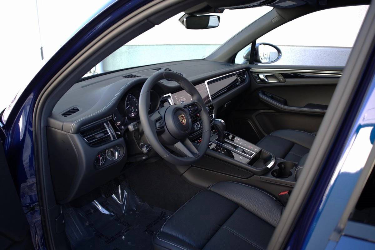 2025 Porsche Macan T