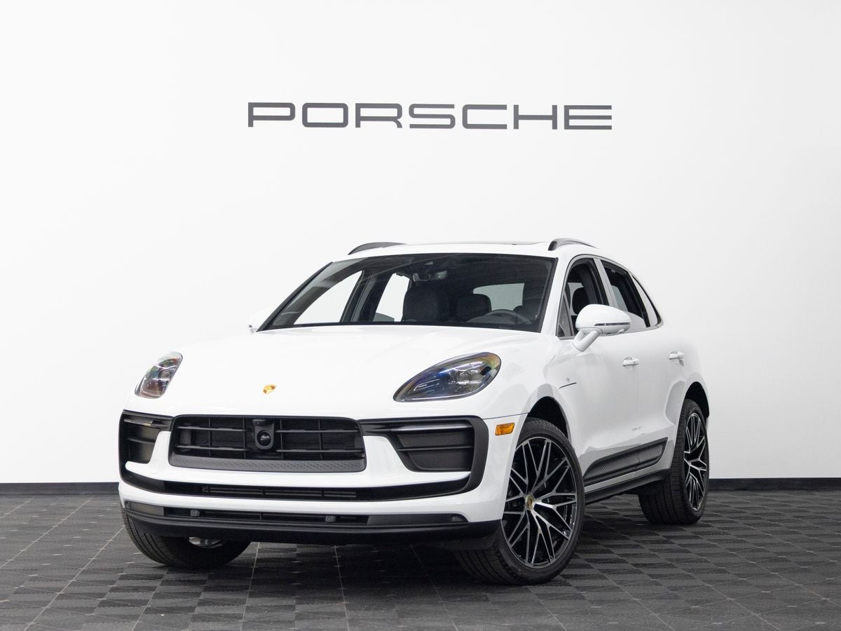 2026 Porsche Macan Base