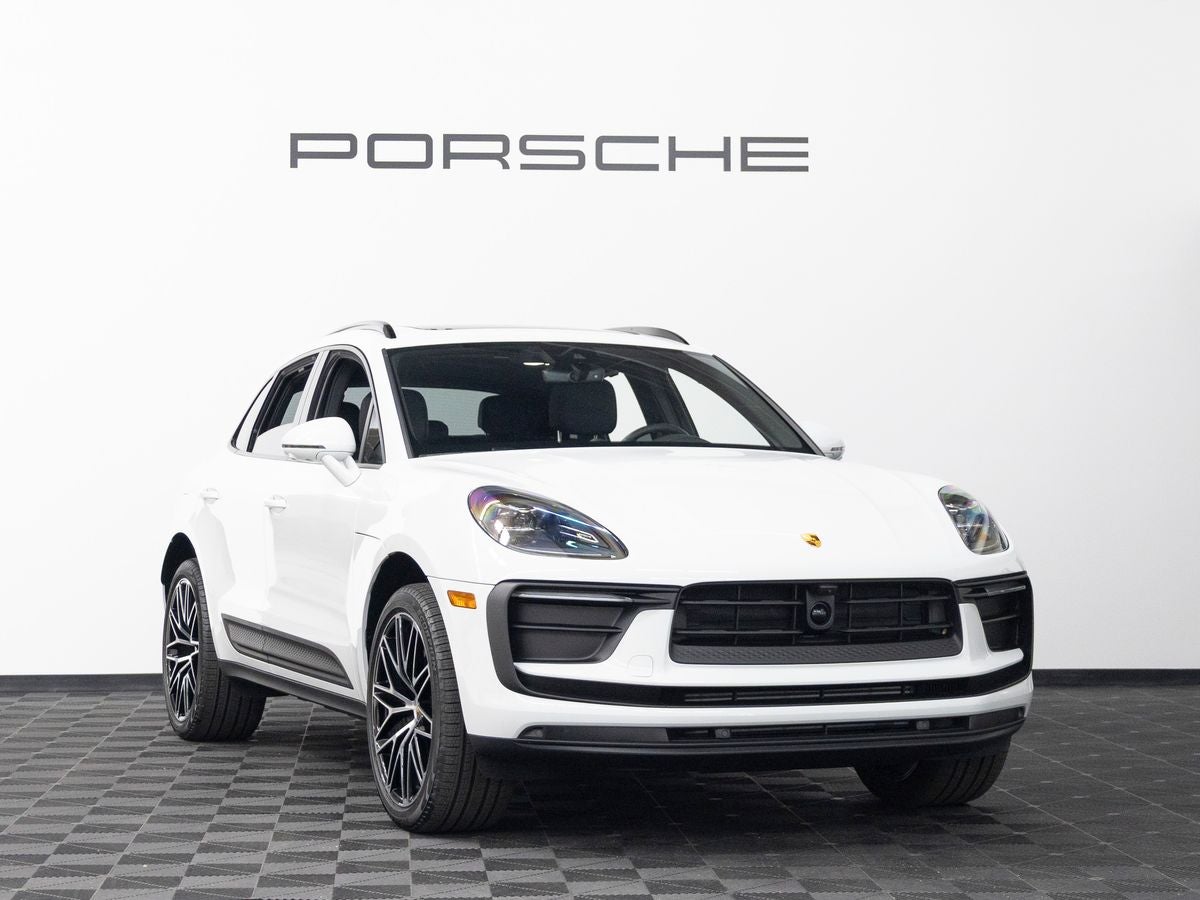 2026 Porsche Macan Base
