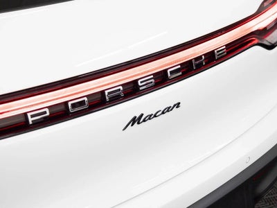 2026 Porsche Macan Base