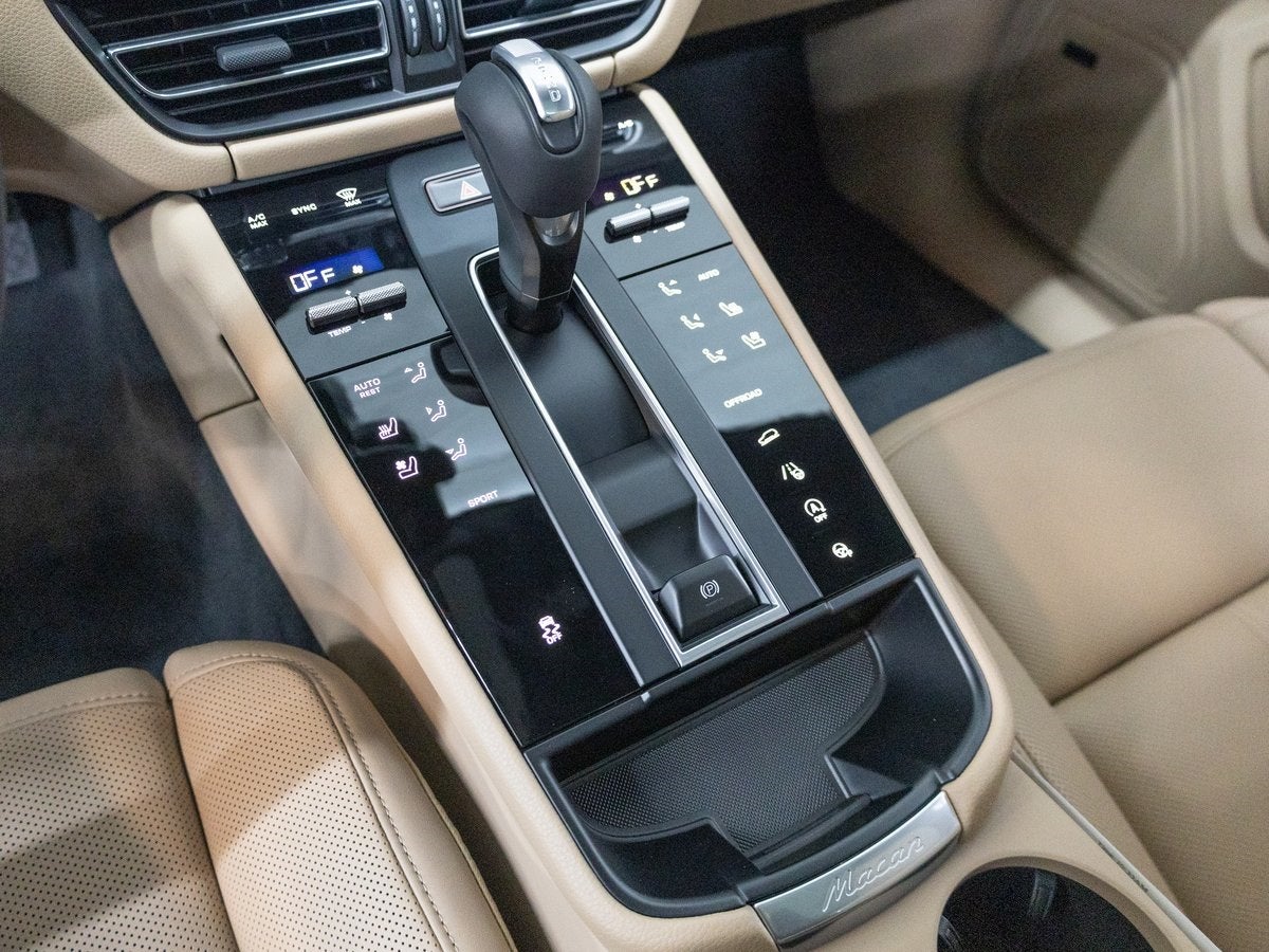 2026 Porsche Macan Base