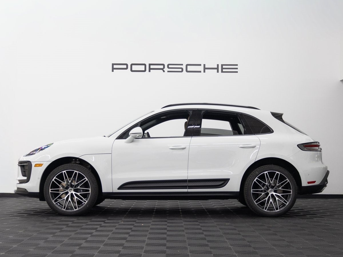 2026 Porsche Macan Base