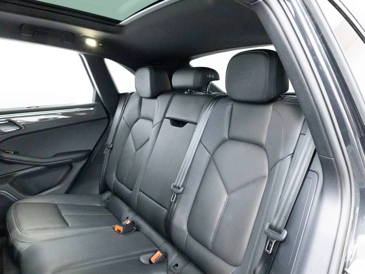 2026 Porsche Macan Macan