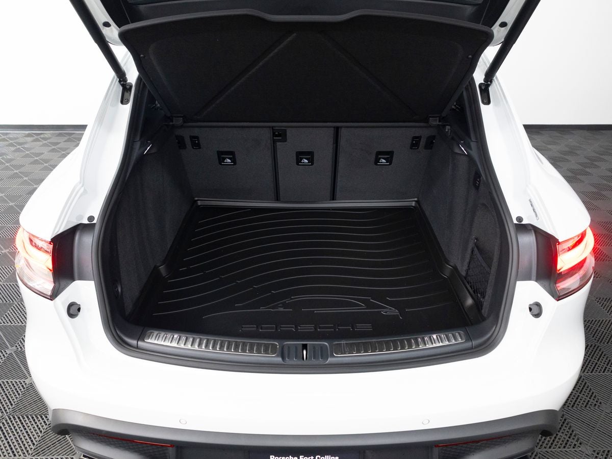 2026 Porsche Macan T