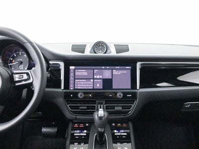 2023 Porsche Macan Macan (MY23)