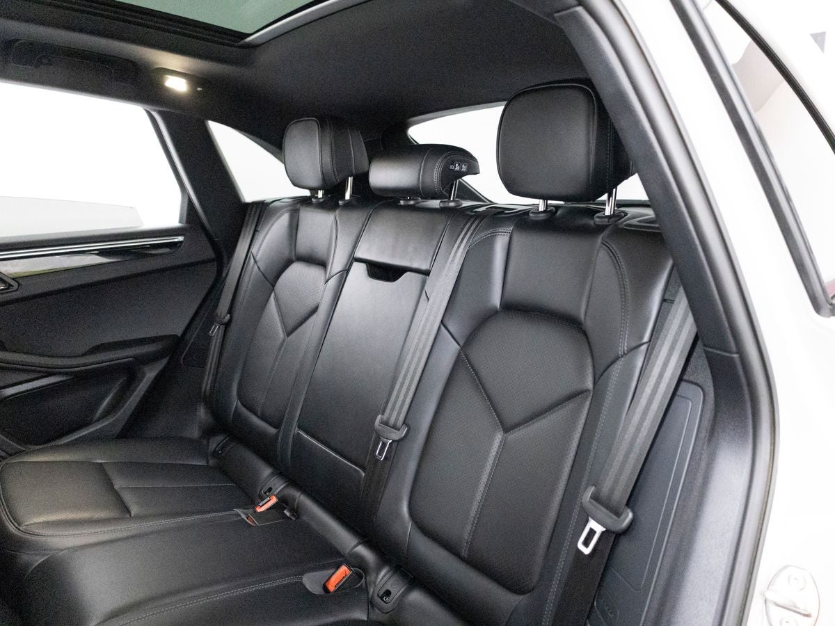 2023 Porsche Macan Macan (MY23)