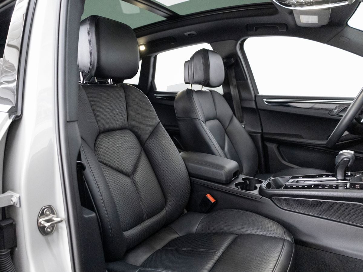 2023 Porsche Macan Macan (MY23)