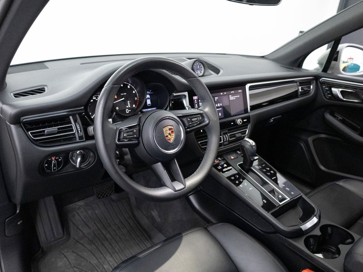2023 Porsche Macan Macan (MY23)