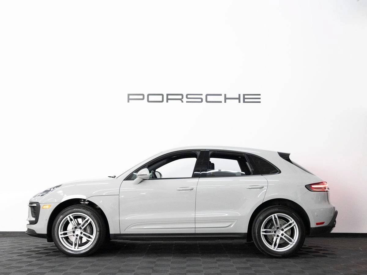 2023 Porsche Macan Macan (MY23)