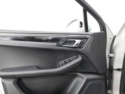 2023 Porsche Macan Macan (MY23)