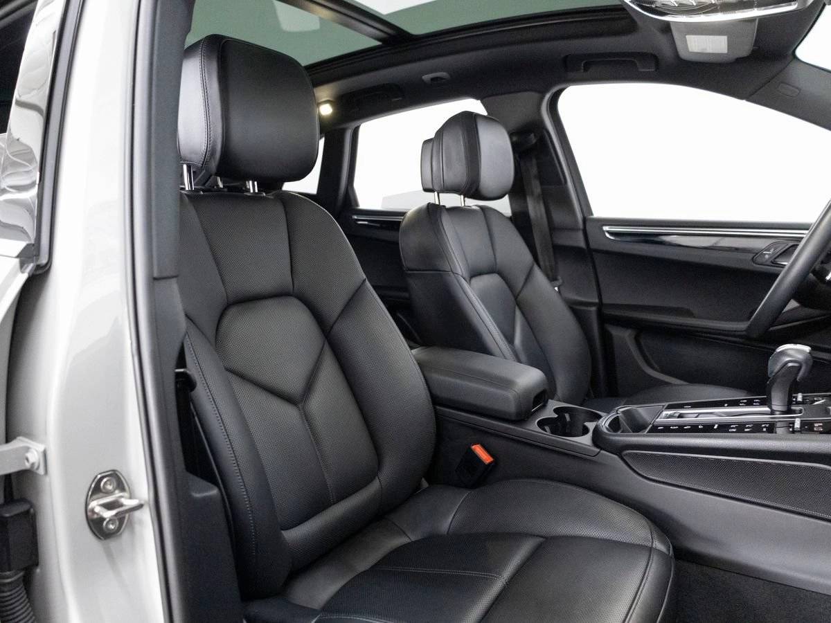 2023 Porsche Macan Macan (MY23)
