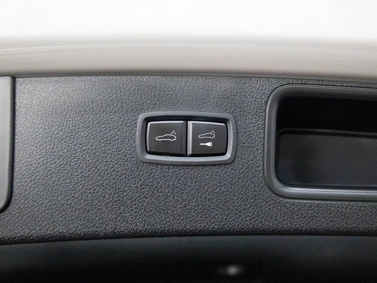 2023 Porsche Macan Macan (MY23)