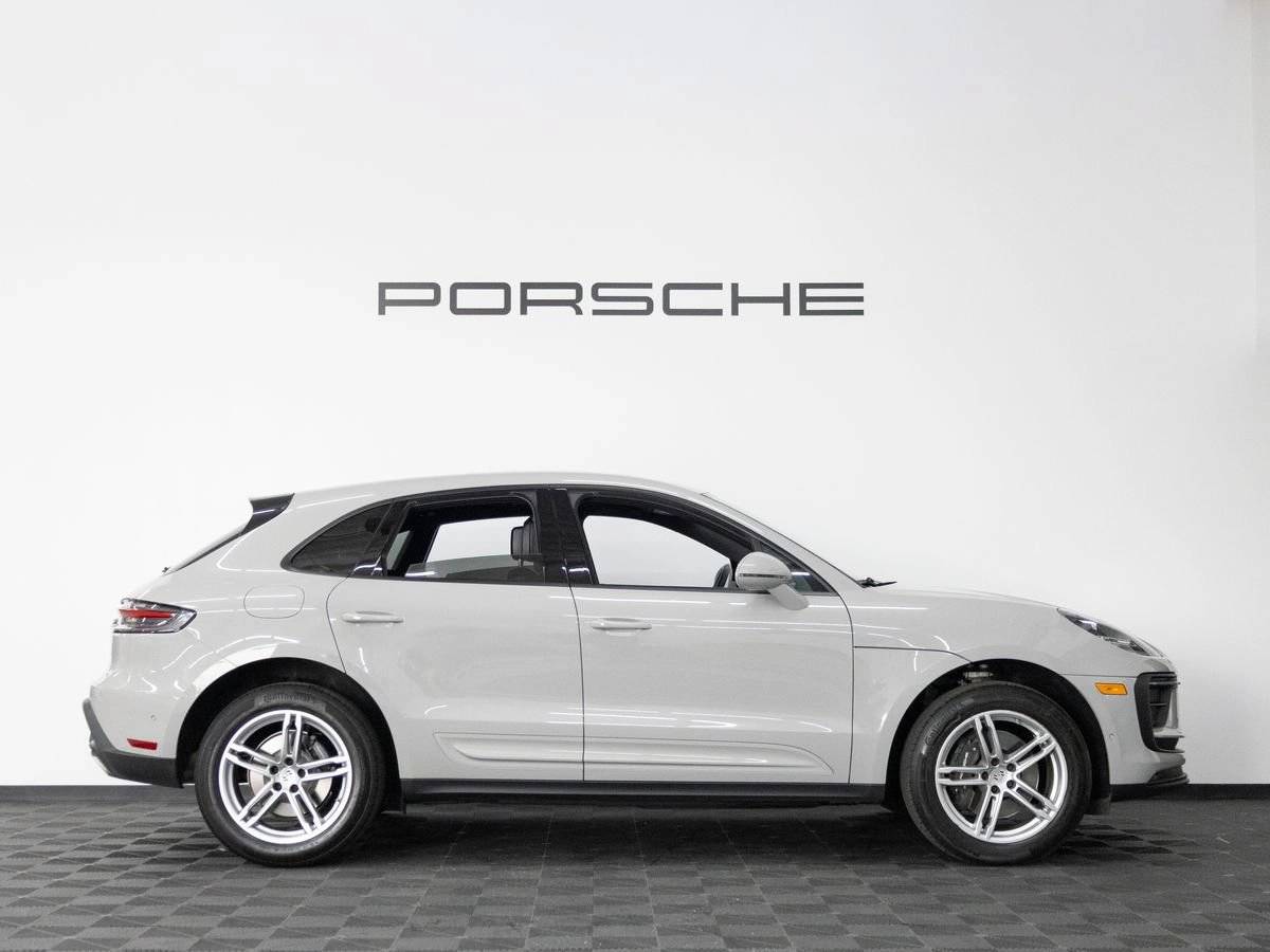 2023 Porsche Macan Macan (MY23)