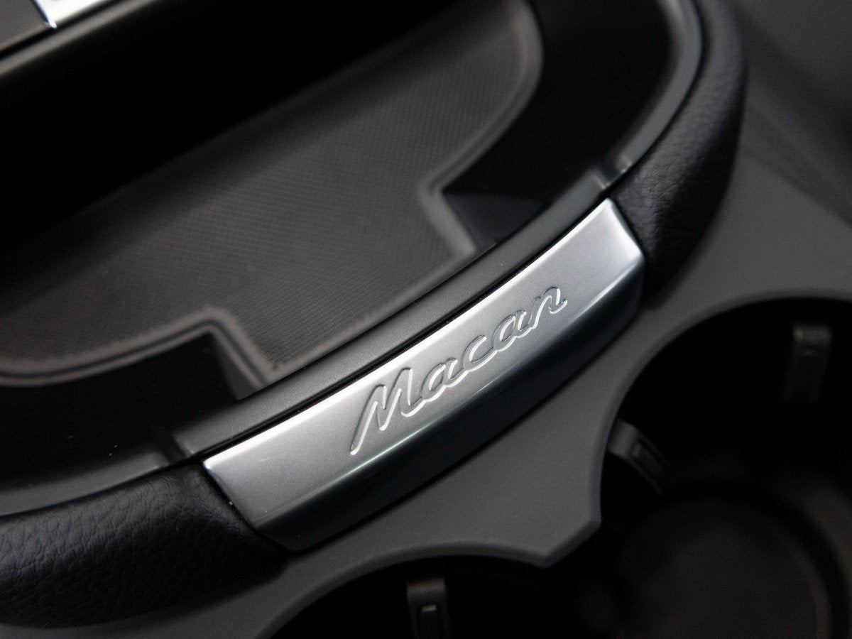 2025 Porsche Macan Base