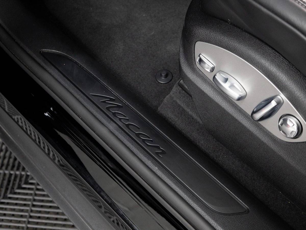 2025 Porsche Macan Base