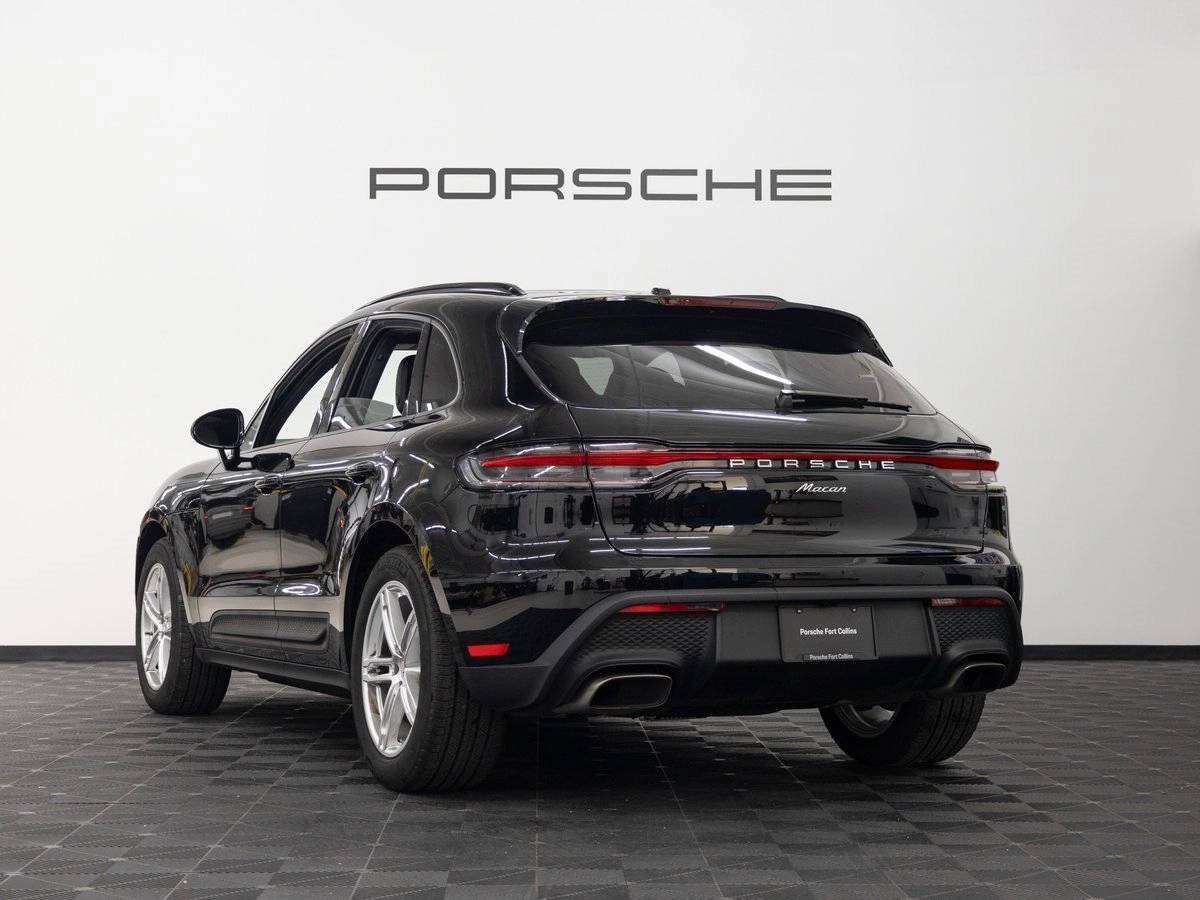 2025 Porsche Macan Base