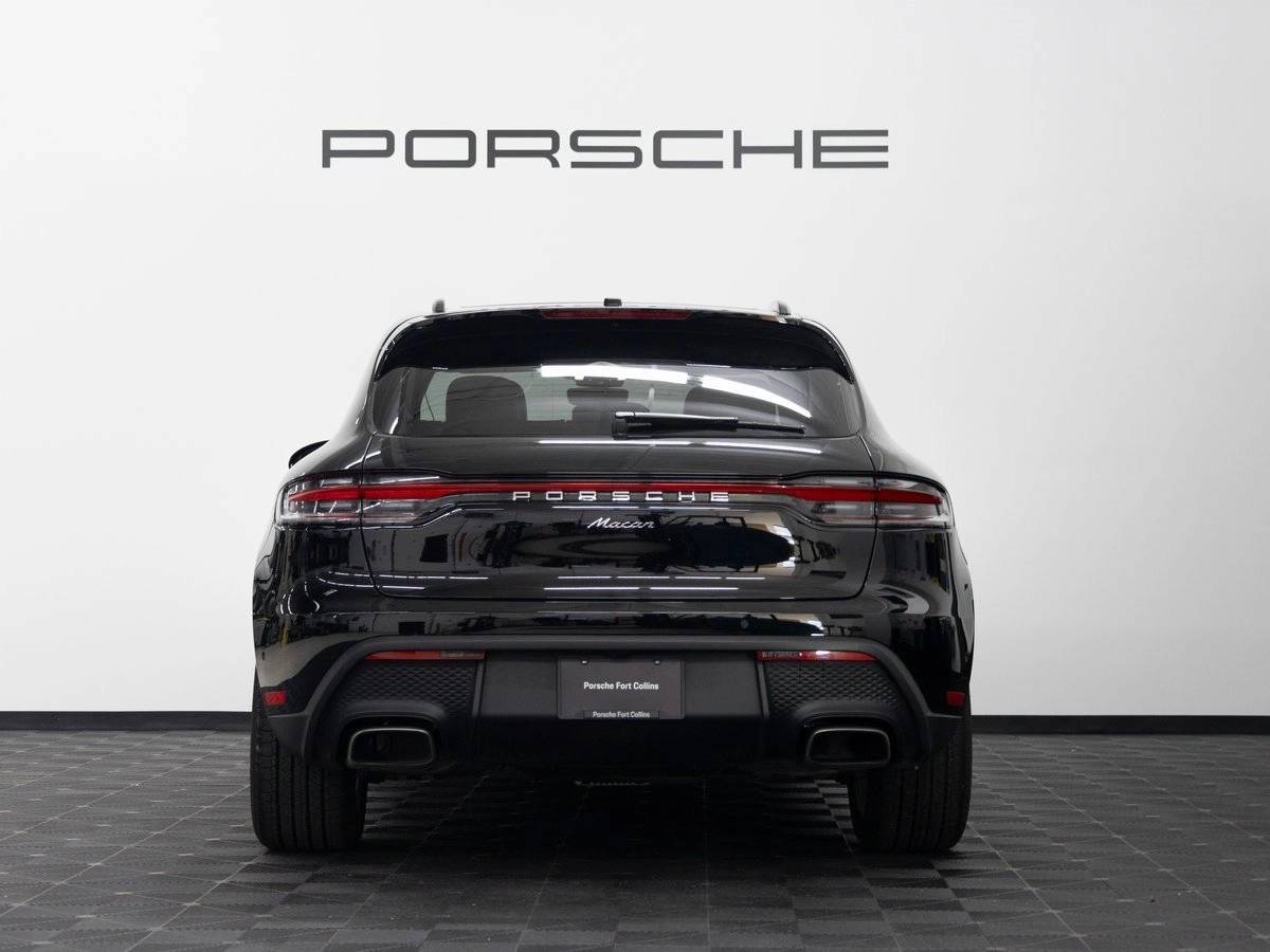 2025 Porsche Macan Base