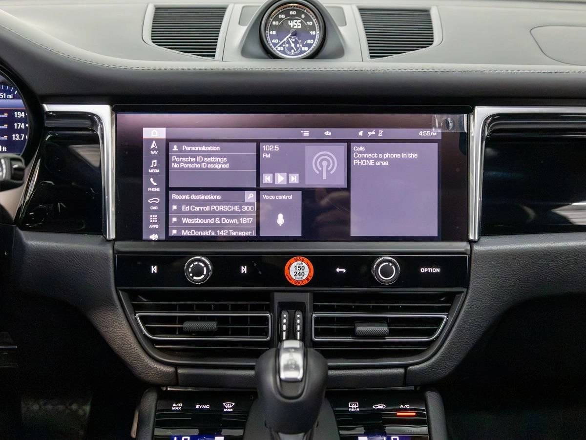 2026 Porsche Macan Macan