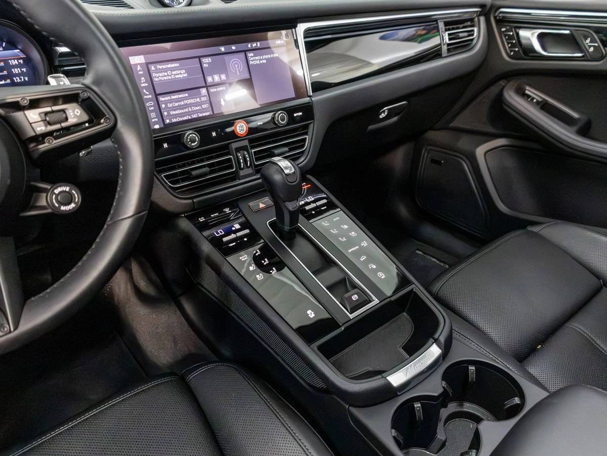 2026 Porsche Macan Macan