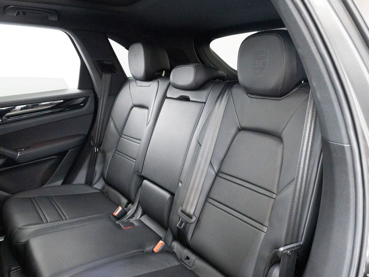 2023 Porsche Cayenne Base