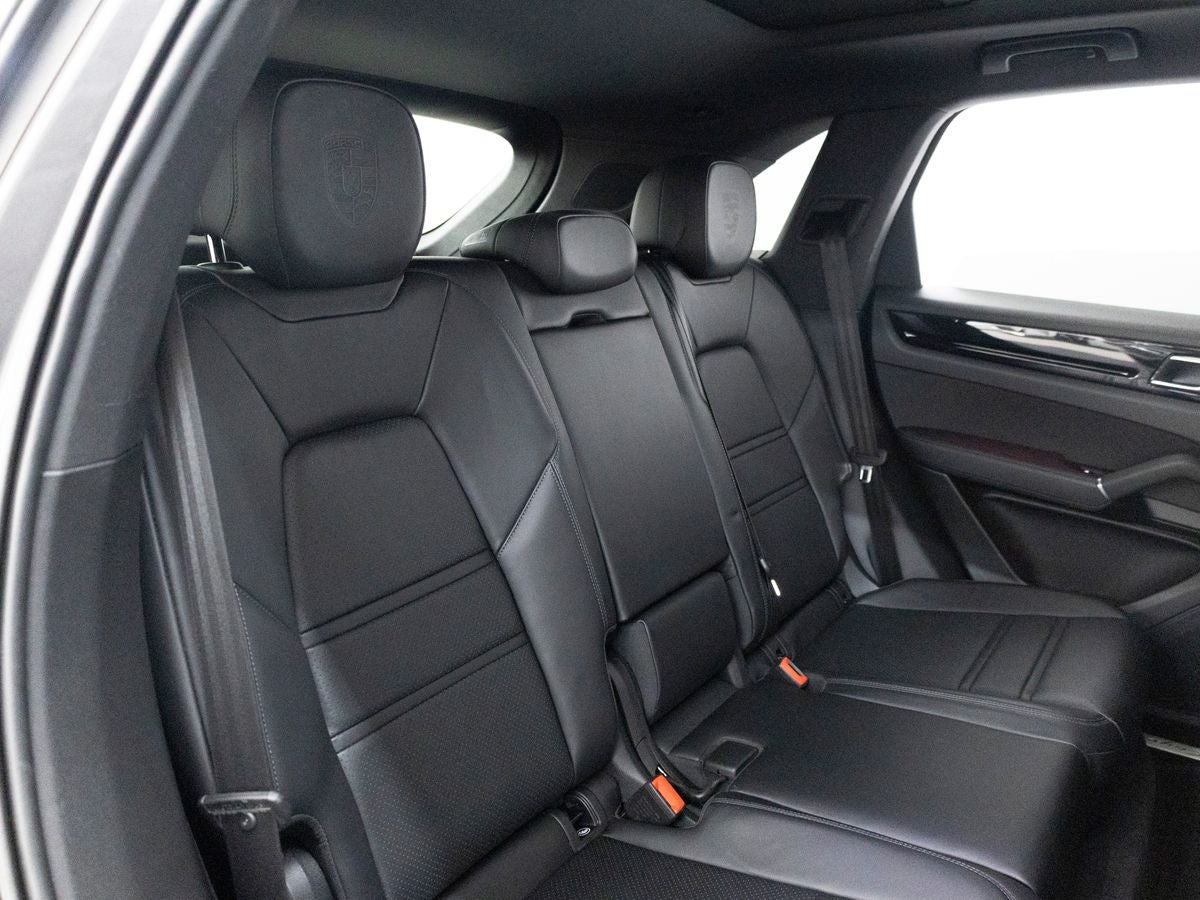 2023 Porsche Cayenne Base