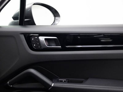 2023 Porsche Cayenne Base