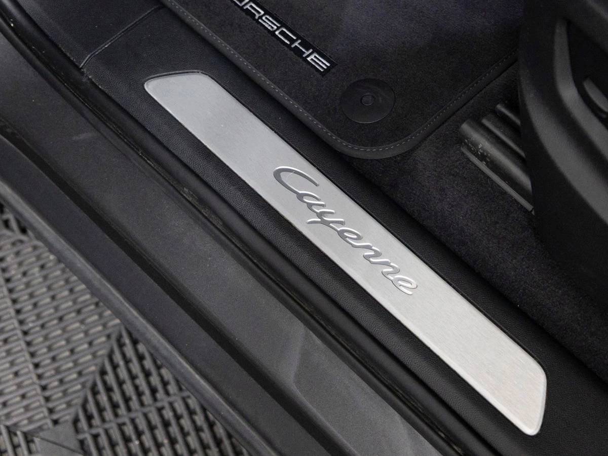2023 Porsche Cayenne Base