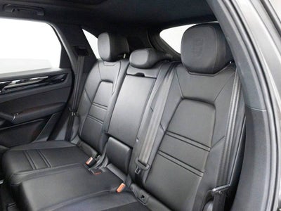2023 Porsche Cayenne Base