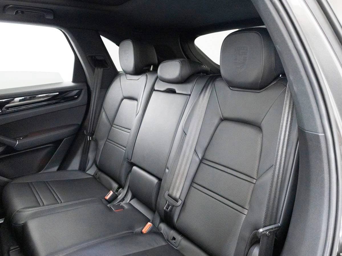 2023 Porsche Cayenne Base