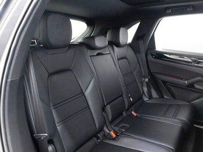 2023 Porsche Cayenne Base