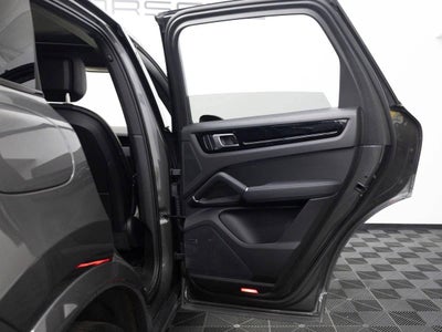 2023 Porsche Cayenne Base