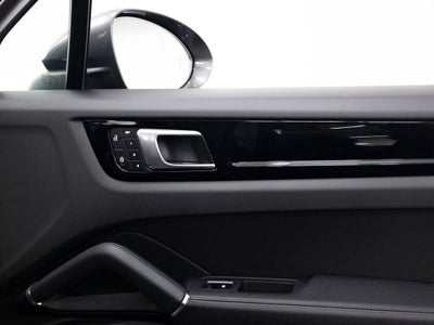 2023 Porsche Cayenne Base