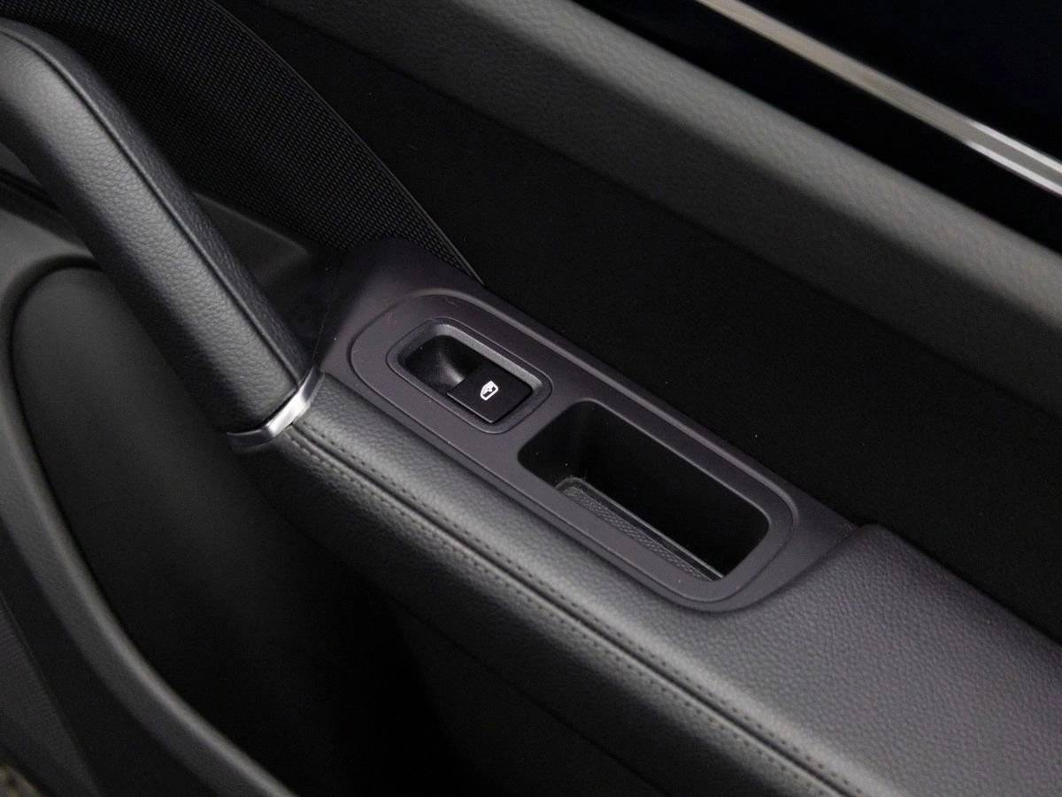 2023 Porsche Cayenne Base