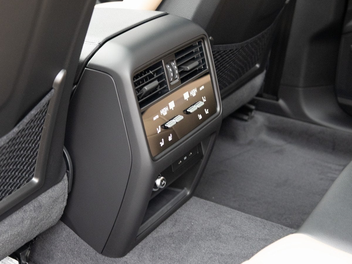 2025 Porsche Cayenne Base