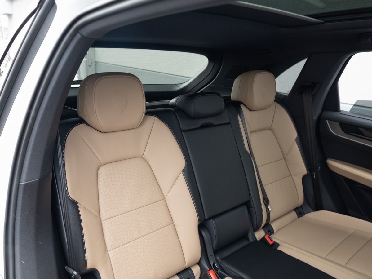 2025 Porsche Cayenne Base