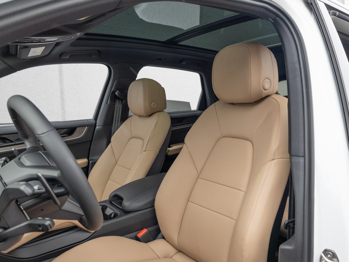 2025 Porsche Cayenne Base