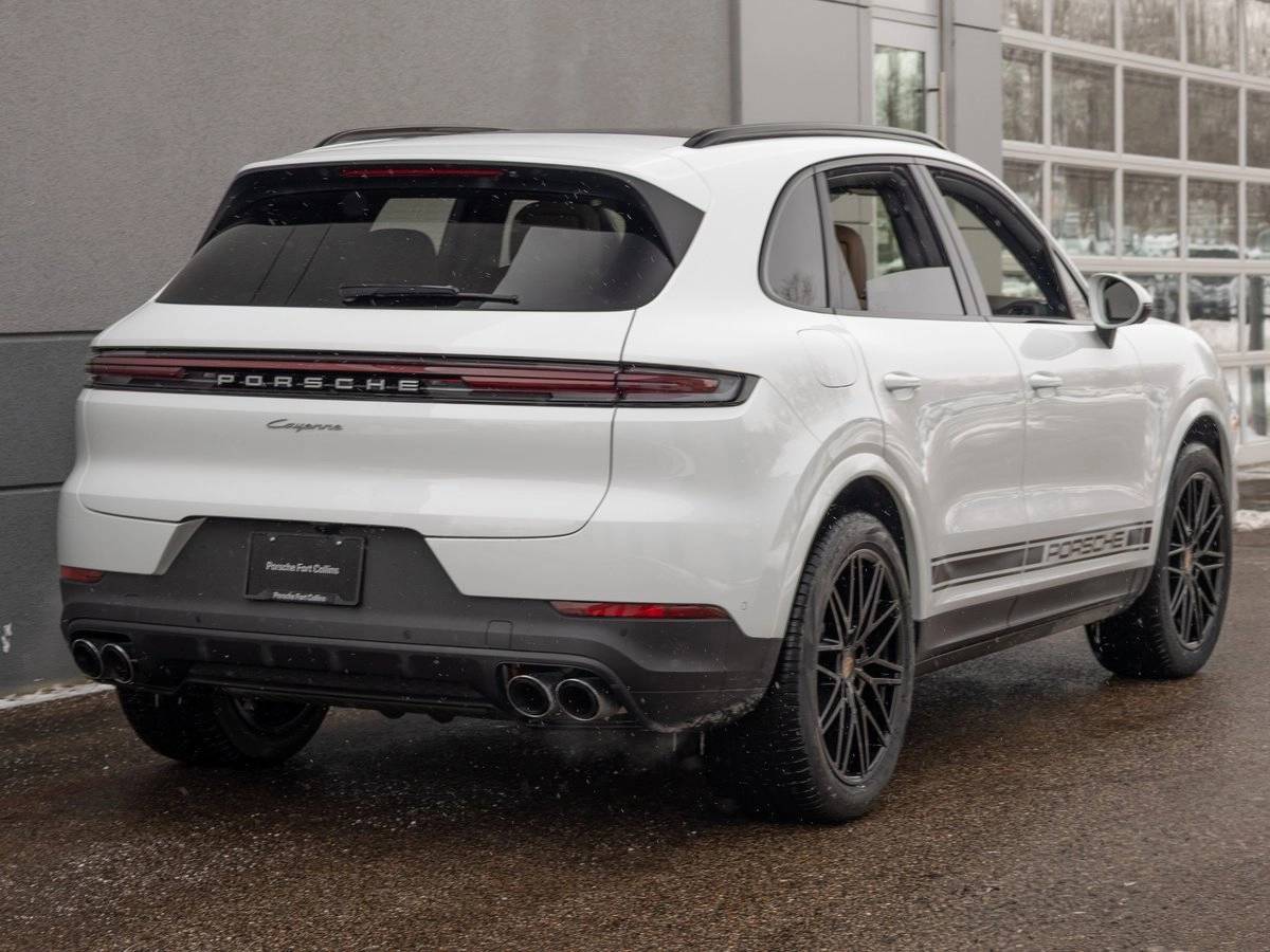2025 Porsche Cayenne Base