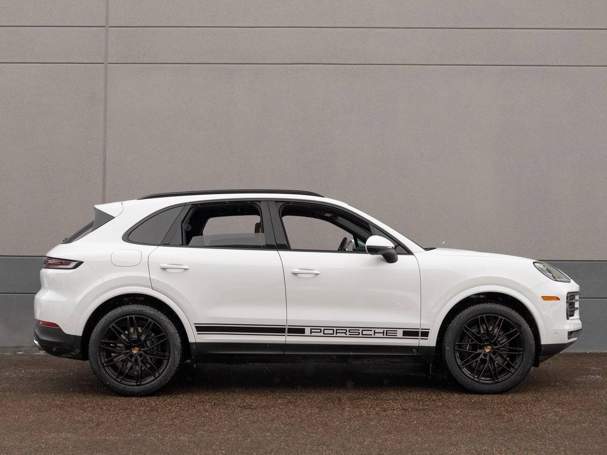 2025 Porsche Cayenne Base