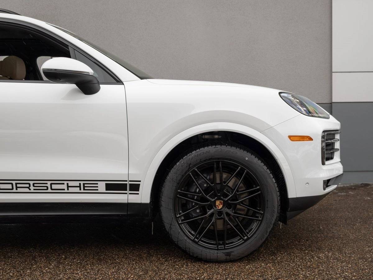 2025 Porsche Cayenne Base